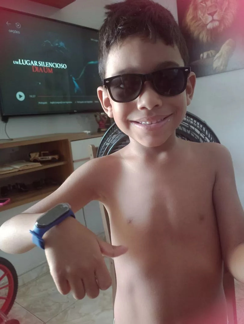 Kit Hora de Brilhar – Relógio LED + Óculos Fashion! - Relógio Super Heróis Homem Aranha Homem de Ferro Hulk Stitch Menino Menina Criança PROMOÇÃO